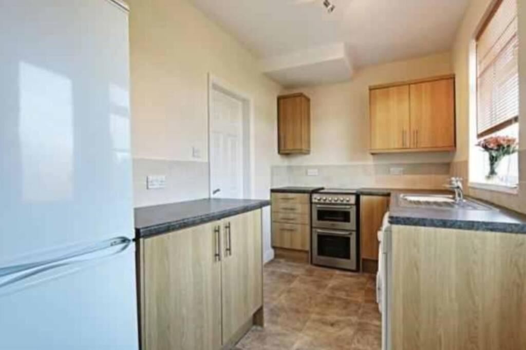 Two Bedroom Terrace House With Parking Kingston upon Hull Ngoại thất bức ảnh